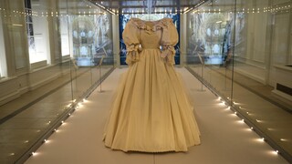 Το νυφικό της πριγκίπισσας Νταϊάνα σε νέα έκθεση στο Παλάτι του Κένσινγκτον