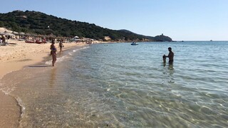 Ιταλία: Βροχή τα πρόστιμα σε τουρίστες για κλοπές άμμου από τις παραλίες της Σαρδηνίας