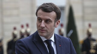 Γαλλική κυβέρνηση: Σοβαρή αλλά μεμονωμένη ενέργεια το χαστούκι στον Μακρόν