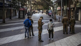 Χιλή: Ο εμβολιασμός δεν έφερε ανοσία-Νέα καραντίνα στο Σαντιάγο