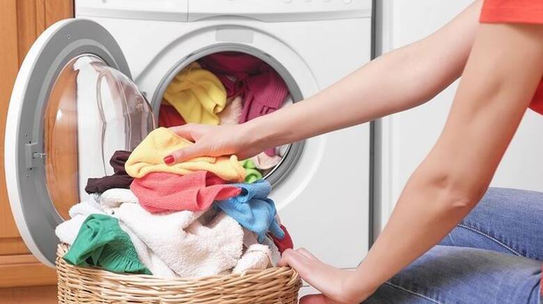 Γιατί το πλύσιμο στους 30°C είναι καλό και για τα ρούχα μας και για το περιβάλλον
