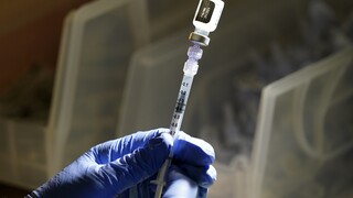 Έρευνα ΕΚΠΑ: Αντισώματα για τουλάχιστον ένα χρόνο σε εμβολιασμένους που νόσησαν