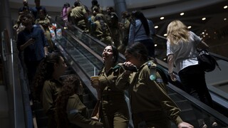 «Σκαρφαλώνουν» ξανά τα κρούσματα στο Ισραήλ - Έκτακτη σύσκεψη για την πλήρη επαναφορά της μάσκας