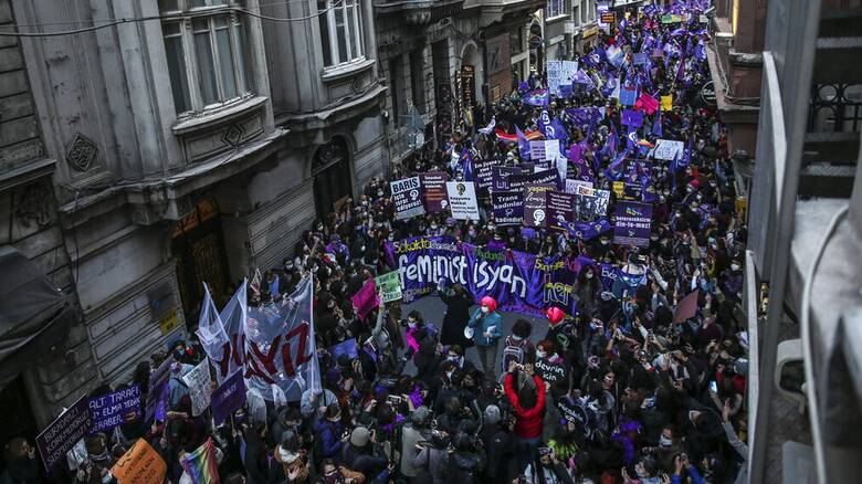 «Αντίο» Τουρκίας από τη διεθνή Σύμβαση για τη βία κατά των γυναικών - Διαδηλώσεις σε όλη τη χώρα