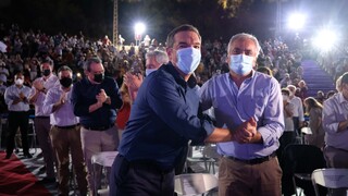 Συνδιάσκεψη ΣΥΡΙΖΑ: Τα 4+1 εκλογικά μηνύματα Τσίπρα και ο συμβολισμός μιας φωτογραφίας