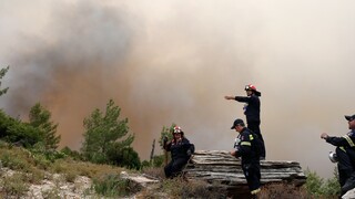 Κεφαλονιά: Καλύτερη η εικόνα της μεγάλης φωτιάς - Απομακρύνθηκε ο κίνδυνος για τους οικισμούς