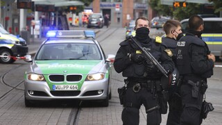 Συναγερμός στη Γερμανία: Επίθεση με μαχαίρι στο αεροδρόμιο του Ντίσελντορφ