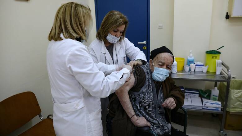 ΣΥΡΙΖΑ: Τα πέντε λάθη της εμβολιαστικής εκστρατείας