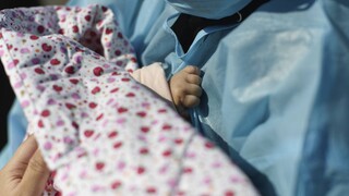 Κορωνοϊός: Μωρό ενός έτους νοσηλεύεται με covid στη ΜΕΘ του Νοσοκομείου Παίδων