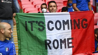 Τελικός Euro 2020 - «Forza Azzurri!»: Η Ούρσουλα φον ντερ Λάιεν με φανέλα της Εθνικής Ιταλίας
