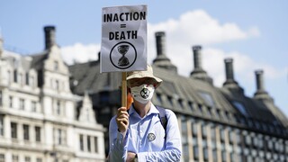 Βρετανία: Ανάγκη για ακόμη πιο σκληρές πολιτικές με στόχο τις μηδενικές εκπομπές ρύπων