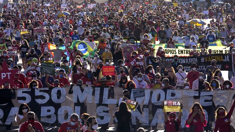 Βραζιλία: Νέα μαζική διαδήλωση με αίτημα την αποπομπή Μπολσονάρου