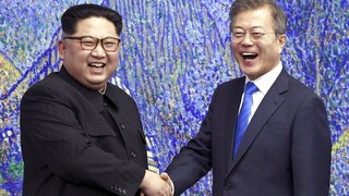 Σεούλ: Οι δύο Κορέες συμφώνησαν να επαναφέρουν σε λειτουργία τους διαύλους επικοινωνίας τους