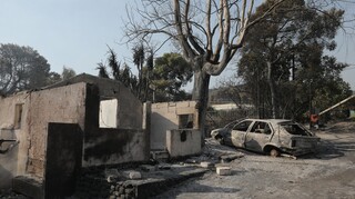 Φωτιά Αχαΐα: Μάχη για να ανακοπεί το πύρινο μέτωπο - «Στάχτη» σπίτια και αυτοκίνητα