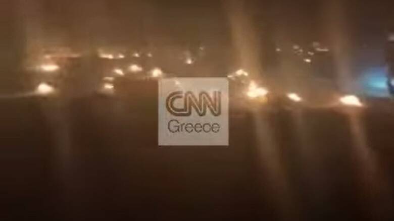 Αποκλειστικό CNN Greece: Αγωνιώδεις προσπάθειες αστυνομικών να σώσουν ζωές στην πύρινη λαίλαπα