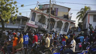 Σεισμός στην Αϊτή: Περισσότεροι από 300 οι νεκροί μετά τα 7,2 Ρίχτερ
