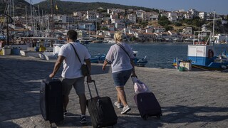 Αντέχει, παρά τις αναταράξεις, ο τουρισμός - Αυξημένες οι πτήσεις προς Ελλάδα και τον Αύγουστο