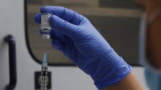 Κορωνοϊός - ΕΕ: Υπεγράφη η σύμβαση με τη Novavax για 200 εκατ. δόσεις εμβολίου