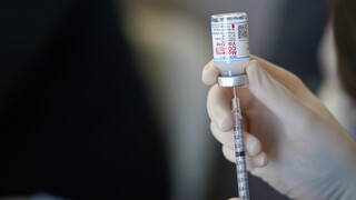 Εμβολιασμός: Ποιους αφορά ενδεχόμενη τρίτη δόση κατά του κορωνοϊού