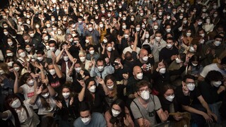 Κορωνοϊός: Υποχρεωτική η μάσκα σε υπαίθρια φεστιβάλ και συναυλίες στην κομητεία του Λος Άντζελες