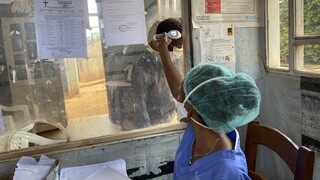 Ακτή Ελεφαντοστού: Εντοπίστηκε νέο ύποπτο κρούσμα του ιού Έμπολα και εννέα επαφές