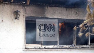 Φωτιά Βίλια: Ανεξέλεγκτη κατευθύνεται προς Μέγαρα - Έκαψε σπίτια έξω από οικισμούς