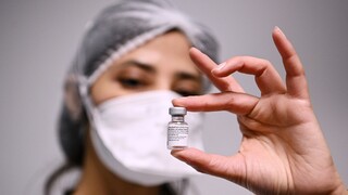 Κορωνοϊός: Ποιοι θα λάβουν με προτεραιότητα αναμνηστική δόση εμβολίου
