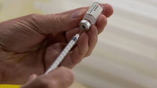 Πανελλήνιος Ιατρικός Σύλλογος: Καλεί υπέρ του μαζικού εμβολιασμού των υγειονομικών