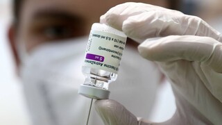 Κορωνοϊός - Βρετανία: Μελέτη συγκρίνει τον κίνδυνο θρομβώσεων μετά το εμβόλιο με εκείνον της Covid