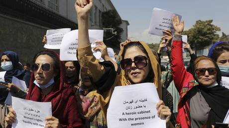 Αφγανιστάν - Καμπούλ: Γυναίκες υψώνουν φωνή και ζητούν ίσα δικαιώματα ενώπιον των Ταλιμπάν