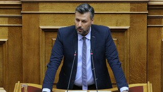 Πολιτική κόντρα κυβέρνησης - ΣΥΡΙΖΑ μετά την ανάρτηση Καλλιάνου για Σεμέδο