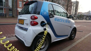 Ηλεκτρικά αυτοκίνητα: Σοβαρή έλλειψη σε σημεία φόρτισης στην Ευρώπη αποκαλύπτουν στοιχεία