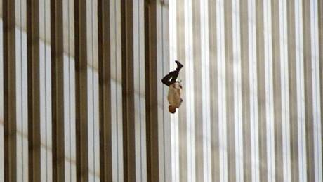 11η Σεπτεμβρίου: Oι «Jumpers» των Δίδυμων Πύργων - Οι άνθρωποι που έπεσαν στο κενό