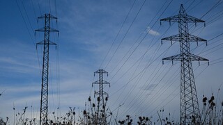 Ευρωπαϊκό κύμα αυξήσεων στο ηλεκτρικό ρεύμα: Κυβερνητικές παρεμβάσεις σε Ισπανία και Ιταλία