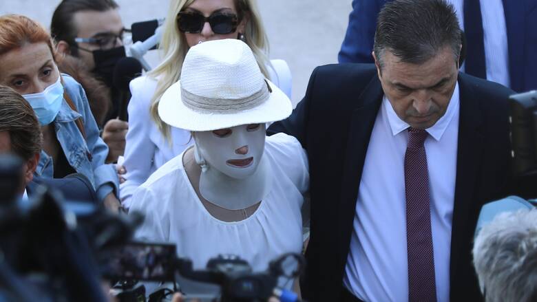 Δίκη για επίθεση με βιτριόλι - Ιωάννα για την κατηγορούμενη: «Απέδειξε ξανά πόσο δειλή είναι» - CNN.gr