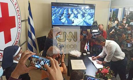 ΔΕΘ 2021: Η επίσκεψη του Αλέξη Τσίπρα στο περίπτερο του Ελληνικού Ερυθρού Σταυρού