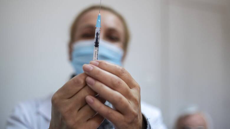 Κορωνοϊός: Σήμερα οι ανακοινώσεις για την τρίτη δόση εμβολίου - Ποιους αφορά
