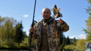 Διακοπές για τον Πούτιν: Πήγε για ψάρεμα και πεζοπορία