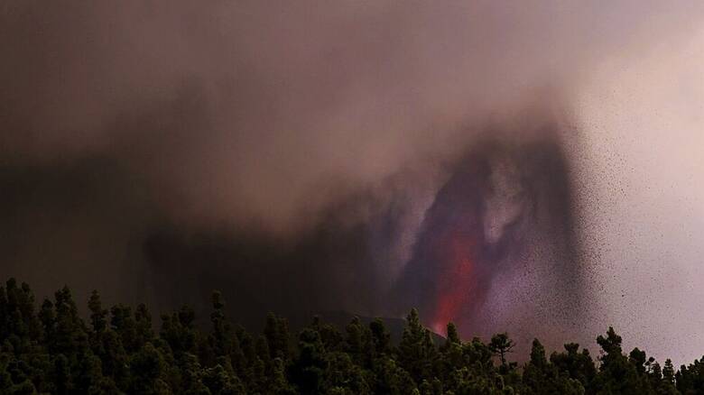 Λα Πάλμα: Το ηφαίστειο Κούμπρε Βιέχα άρχισε να εκλύει ξανά λάβα