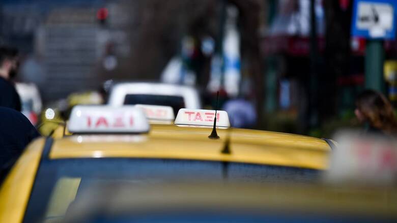 Χειροπέδες σε επτά οδηγούς ταξί για «πειραγμένο» ταξίμετρο και υπερβολική «ταρίφα»