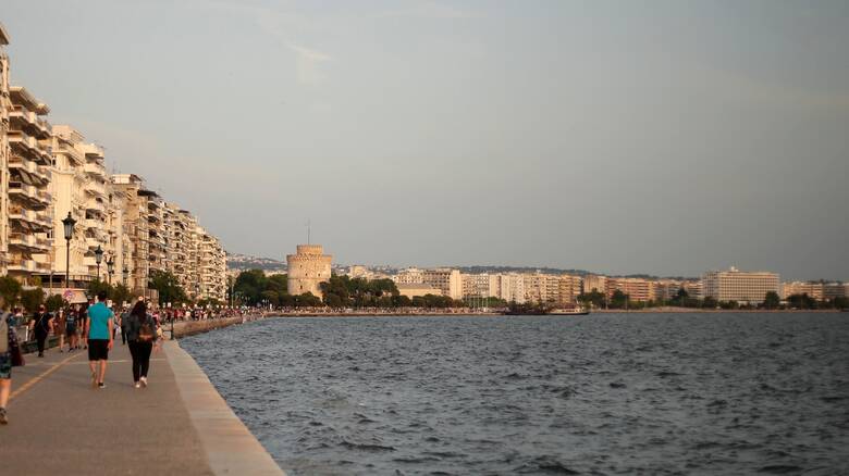 Κορωνοϊός: Στο «κόκκινο» Θεσσαλονίκη, Λάρισα, Χαλκιδική και Κιλκίς - Τι μέτρα ισχύουν