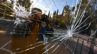 Δεύτερη βραδιά καταδρομικών επιθέσεων στην Αθήνα - Προκάλεσαν ζημιές