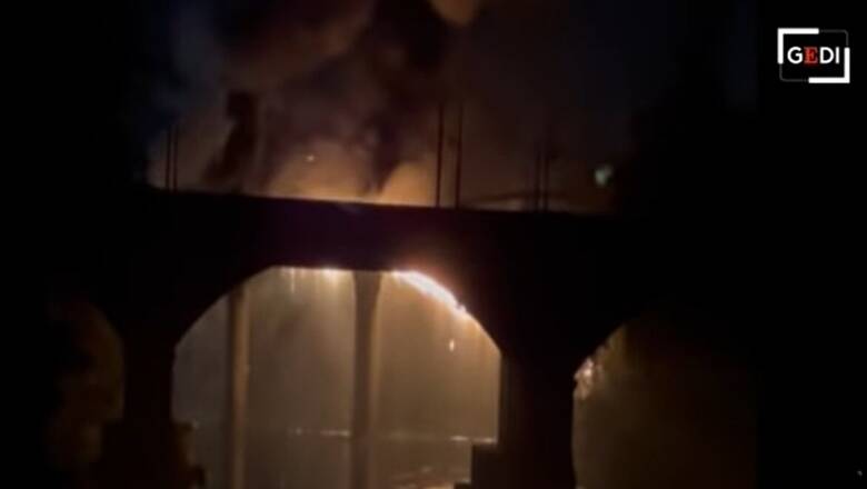 Κατέρρευσε μέρος της φημισμένης Σιδερένιας Γέφυρας στη Ρώμη λόγω πυρκαγιάς