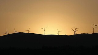 Φον ντερ Λάιεν: Πρέπει να επενδύσουμε στις ανανεώσιμες πηγές ενέργειας για πιο σταθερές τιμές