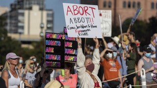 Μισή νίκη για τον Μπάιντεν: Ανεστάλη προσωρινά ο νόμος για τις αμβλώσεις στο Τέξας