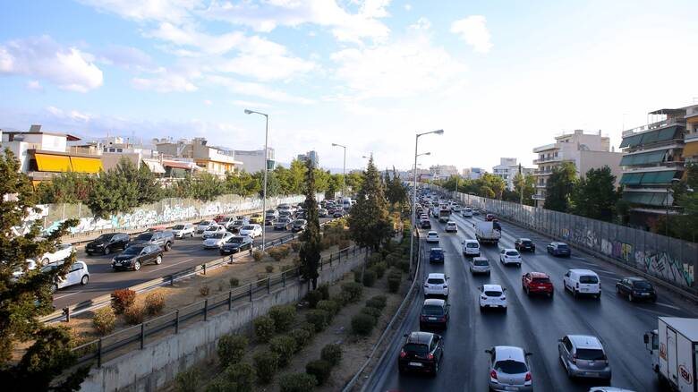 Στο «κόκκινο» η κίνηση στους δρόμους της Αθήνας: Πού παρατηρούνται προβλήματα