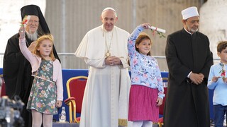 Προσευχή υπέρ της ειρήνης από τον Πατριάρχη Βαρθολομαίο και τον Πάπα στο Κολοσσαίο