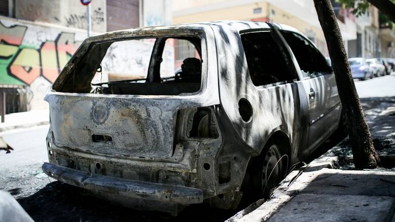 Φωτιά σε απορριμματοφόρο: Θα αποζημιωθούν οι ιδιοκτήτες των 11 αυτοκινήτων που κάηκαν