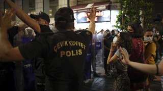 Τουρκία: Στα δακρυγόνα πνίγηκε επέτειος τρομοκρατικής ενέργειας στην Άγκυρα