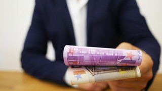 Διαγράφηκε οφειλή 10.000 ευρώ σε άνεργο δανειολήπτη